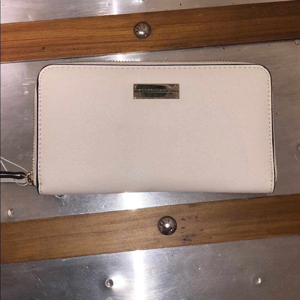New york & company wallet in white.